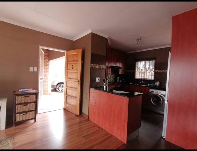 2 BEDROOM TOWNHOUSE SOLD IN AMBERFIELD